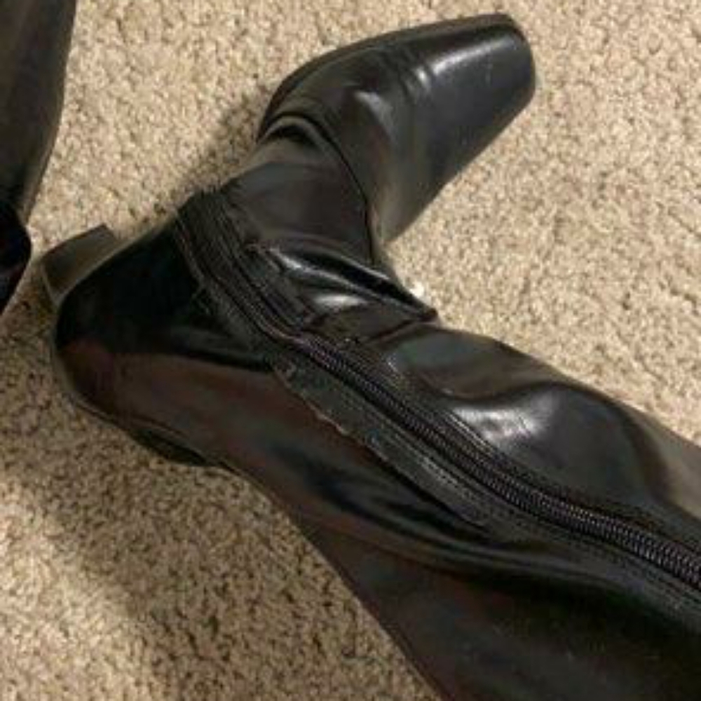 Boots - Picture 4 of 5